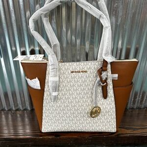 Michael Kors Charlotte Bag